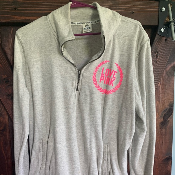 Tops - PINK Sweatshirt